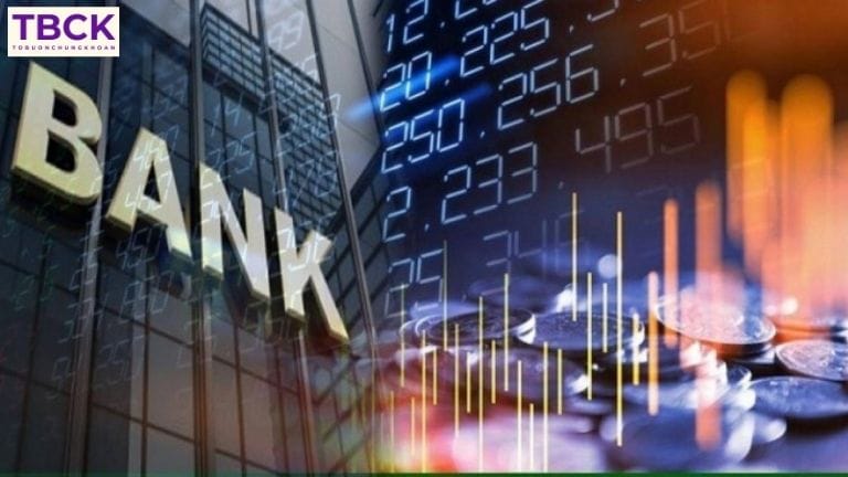 Có nên mua cổ phiếu ngân hàng?