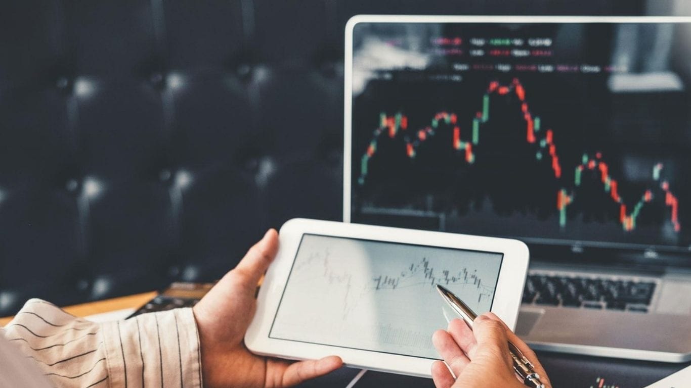 Lưu ý khi đầu tư cổ phiếu ngành ngân hàng